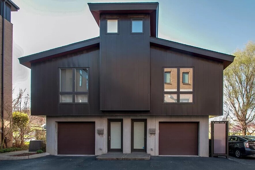 Building Photo - 324 Van Buren St
