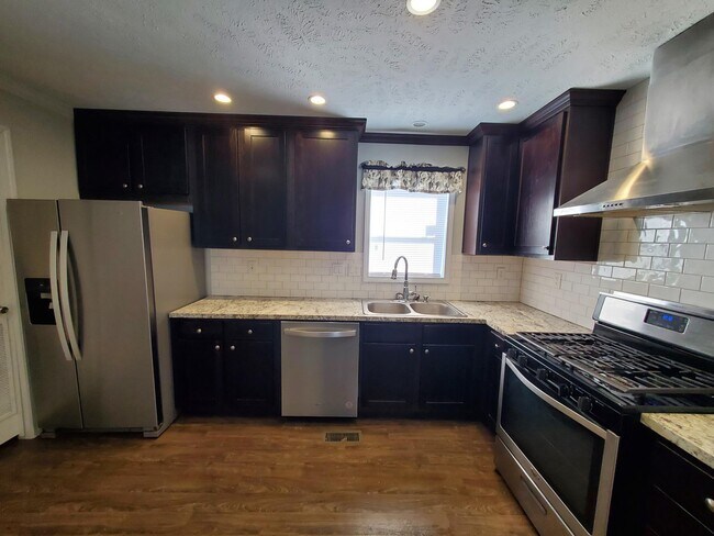 Building Photo - 24 Bluebird Hill Dr