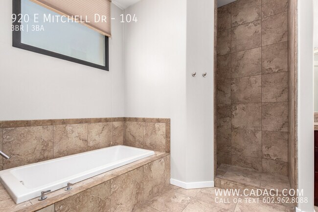 Building Photo - Mitchell Lofts 3 bed 2.5 bath Townhouse