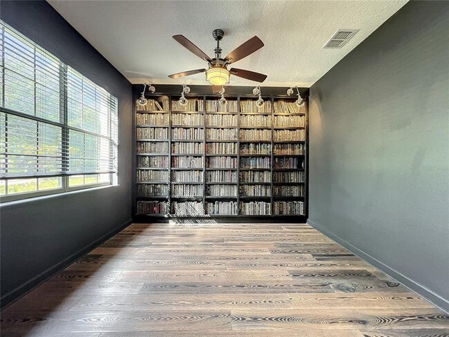 Building Photo - 10041 Oak Quarry Dr