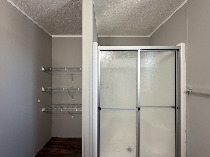 Building Photo - 10610 State Rte 762