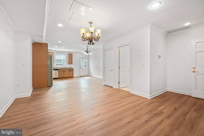 Building Photo - 2433 3rd St NE