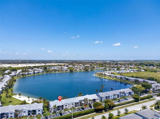 Building Photo - 889 Hamilton Dr
