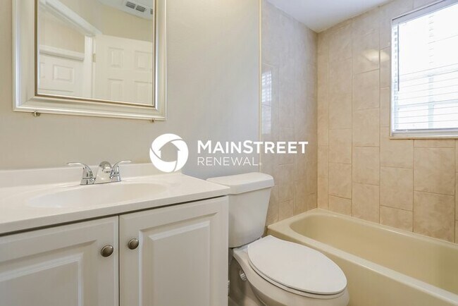 Building Photo - 3 Bedroom Pet-Friendly Home in Brandon, FL with Main Street Renewal