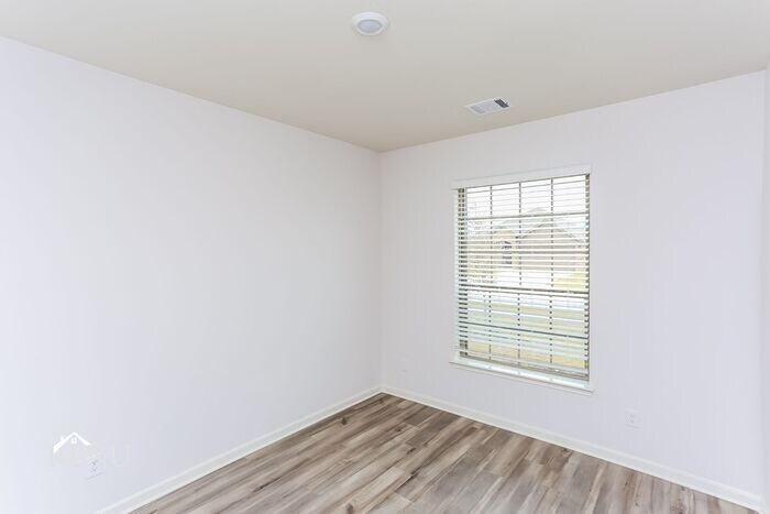 Building Photo - 1101 Wheatfield Ln