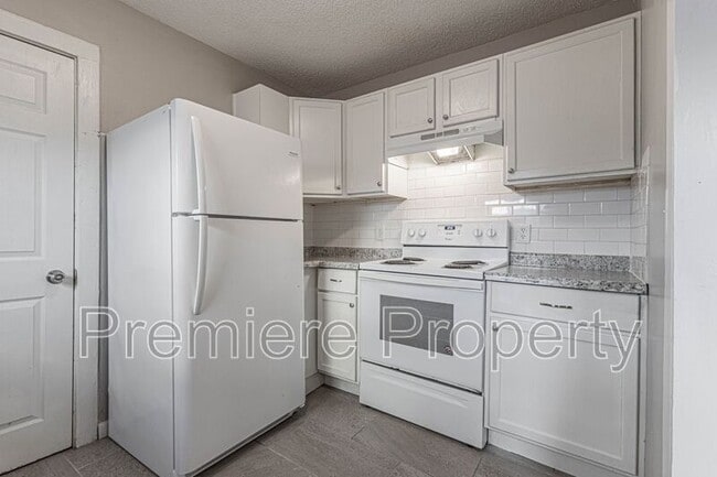 Building Photo - 5421 The Paseo