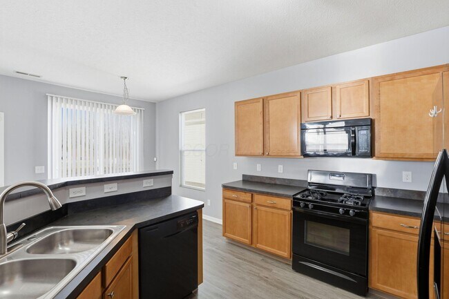 Building Photo - 511 Anthem St