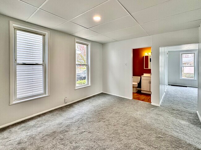 Building Photo - 810 W 2nd St