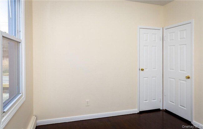 Building Photo - 33 Holmes Rd