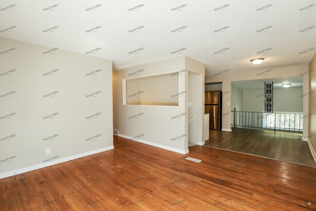 Building Photo - 4613 Myrtle Ave