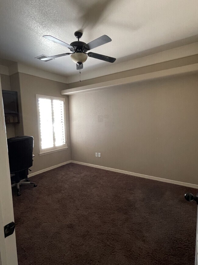 Building Photo - 3132 Tunnel Point Way