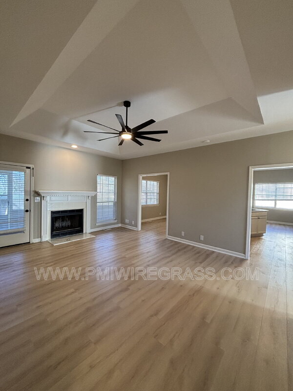 Building Photo - 1951 Redhawk Dr