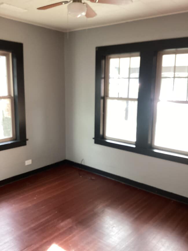 Building Photo - 442 NE 1st St