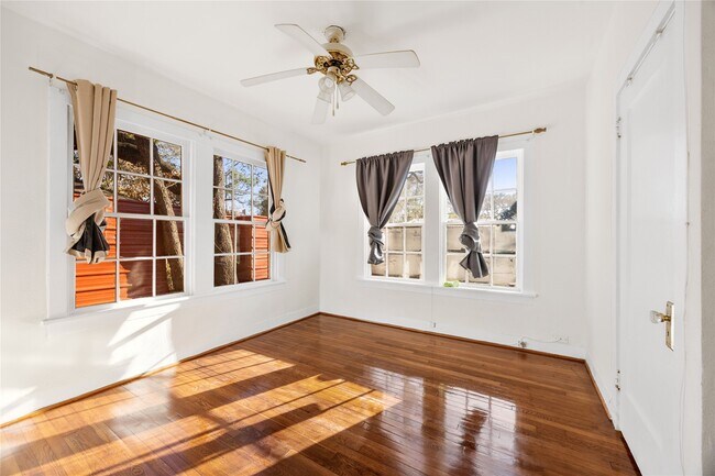 Building Photo - 3014 Prospect St