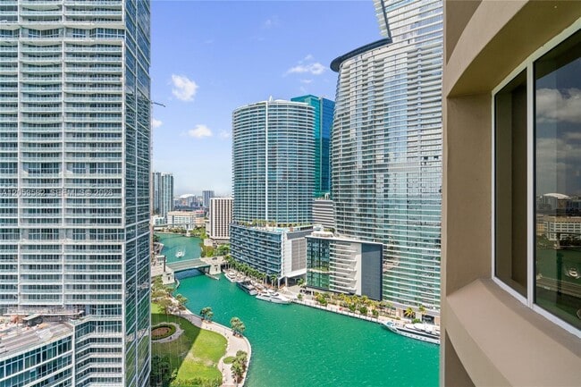 Building Photo - 901 Brickell Key Blvd