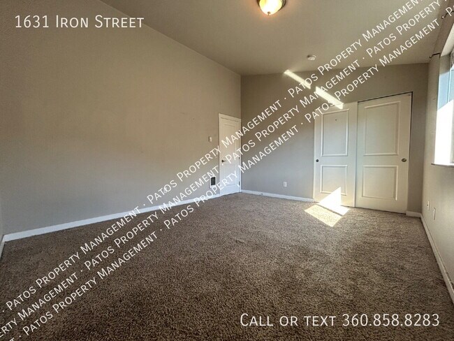 Building Photo - 1631 Iron St