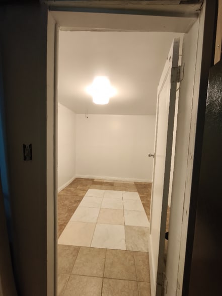 Building Photo - 1062 W 300 N