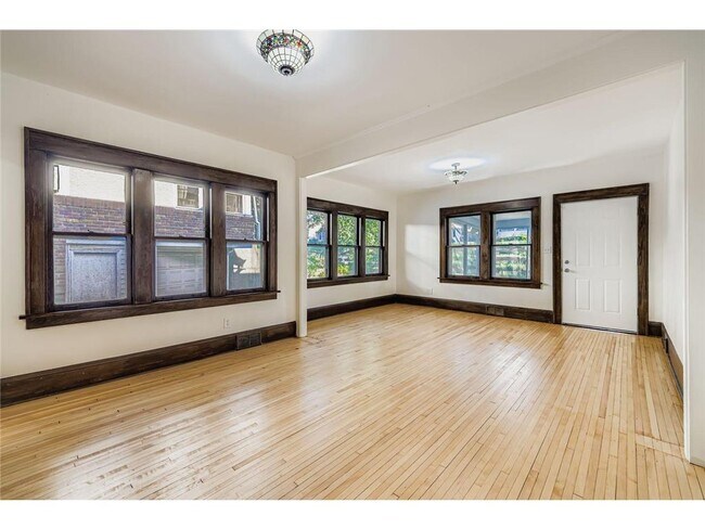 Building Photo - 1683 Minnehaha Ave E