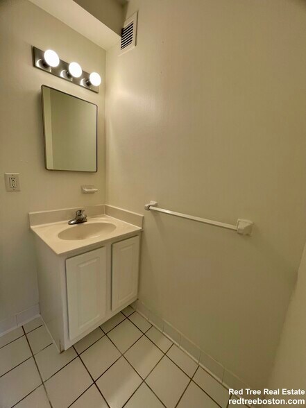 Building Photo - 185 Freeman St