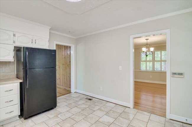 Building Photo - 427 Ashland Dr