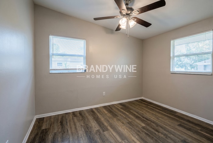 Building Photo - 1206 E Camellia Dr