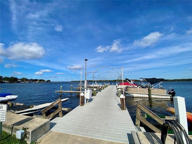 Building Photo - 274 Beach Ct