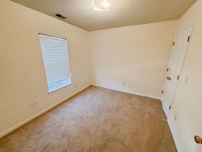 Building Photo - 227 Hardee Ave