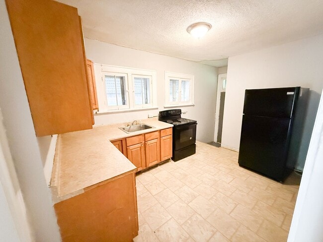 Building Photo - Cozy 2 bed 1 bath!