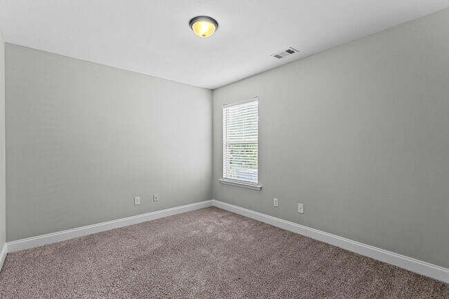 Building Photo - 1132 Sierra Ln