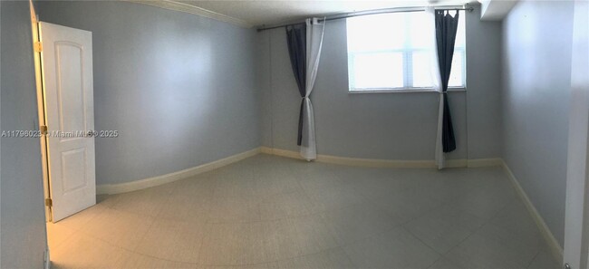 Building Photo - 3001 S Ocean Dr