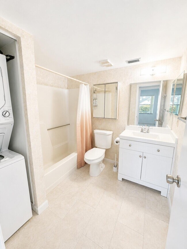 Building Photo - 7178 Golf Colony Ct