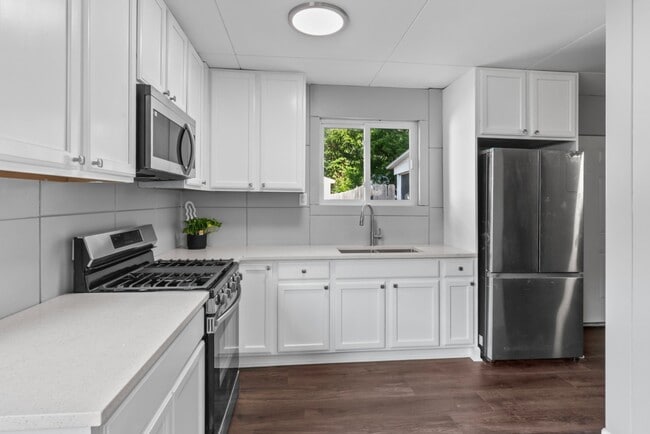 Building Photo - South Rosedale Avenue