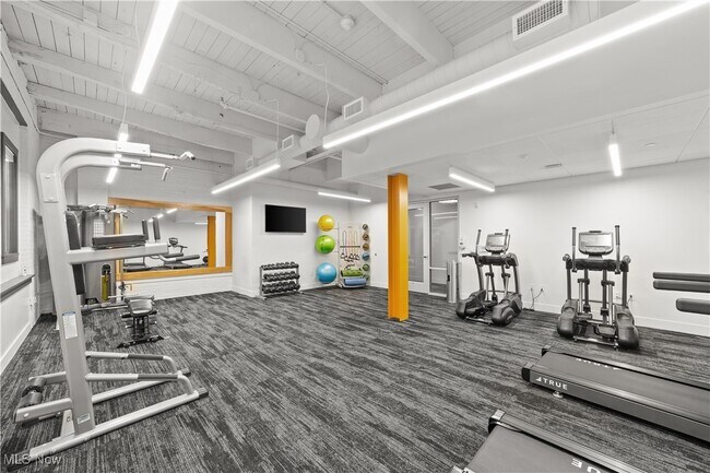 Building Photo - 2048 Fulton Rd
