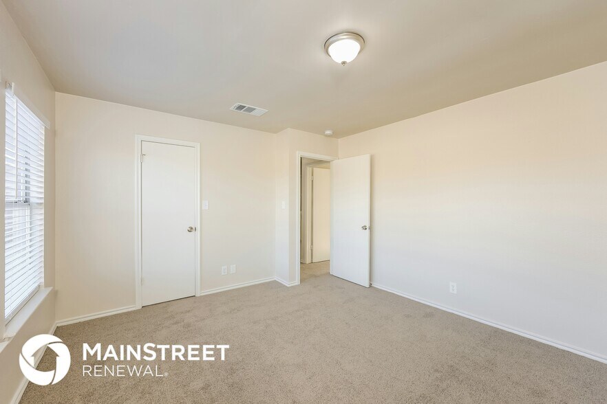Building Photo - 8042 Chestnut Ash Dr