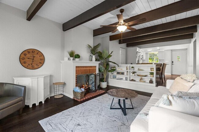 Building Photo - 784 E Michigan St