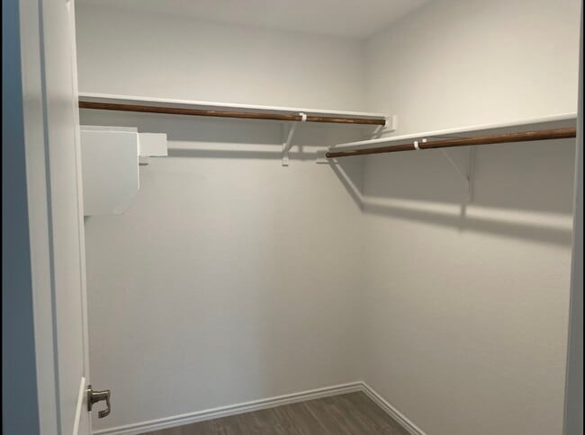 Building Photo - 4535 Glades Wy