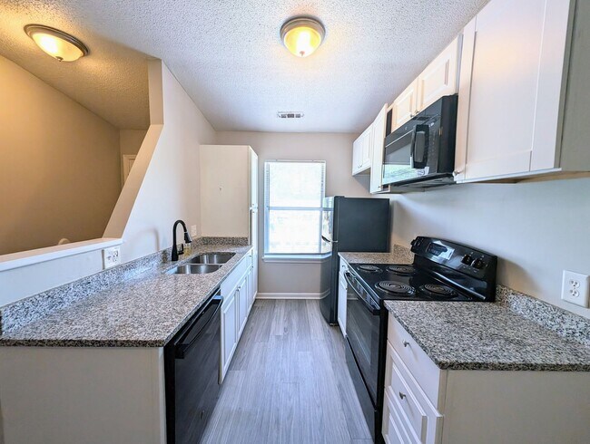 Building Photo - 1917 Tischer Rd