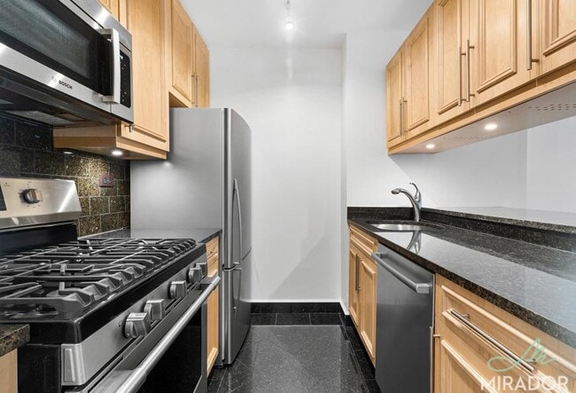 Building Photo - 0 bedroom in New York NY 10023