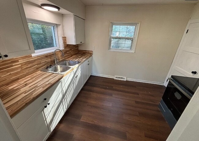 Building Photo - 214 O Bannon Ave