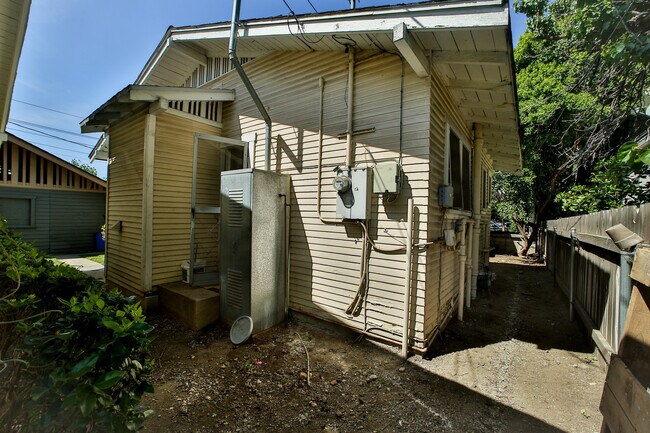 Building Photo - 1st