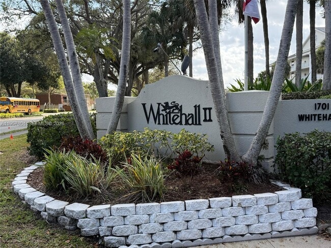 Building Photo - 1705 Whitehall Dr