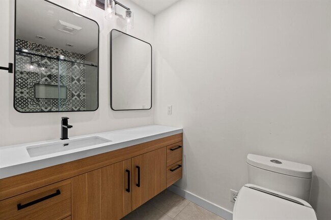 Building Photo - 9309 Bluegrass Dr