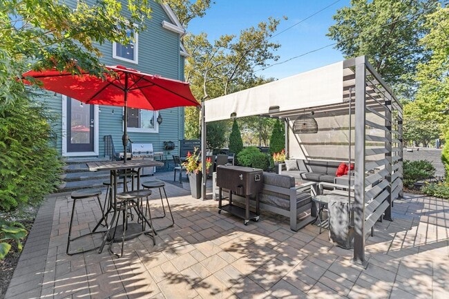 Building Photo - 76 Condict St