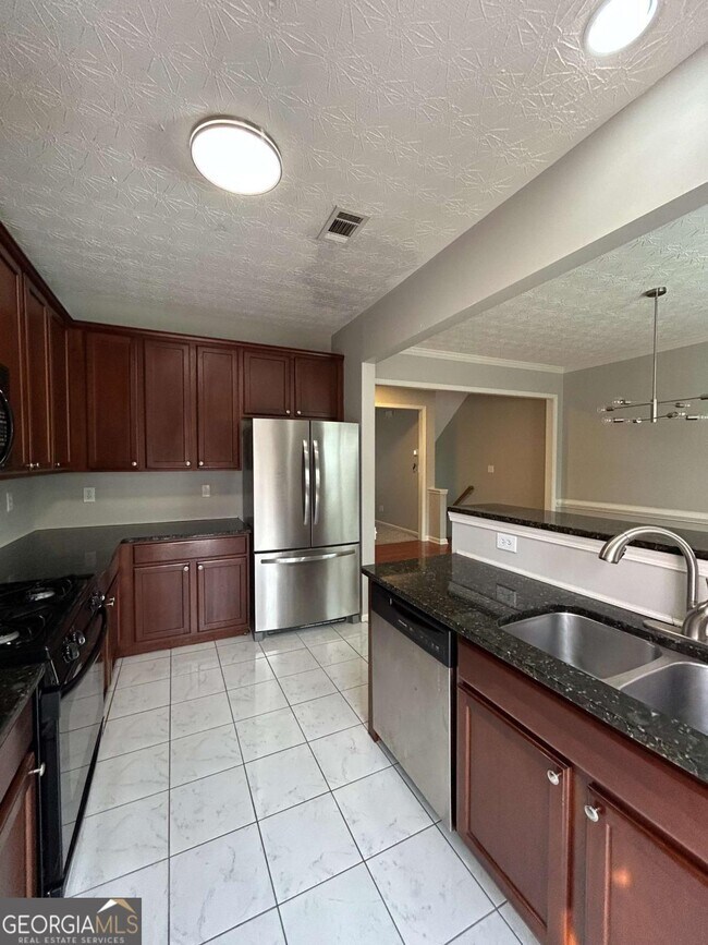 Building Photo - 607 Pecan Knoll Dr