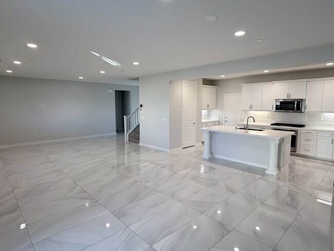 Building Photo - 31124 Hanover Ln