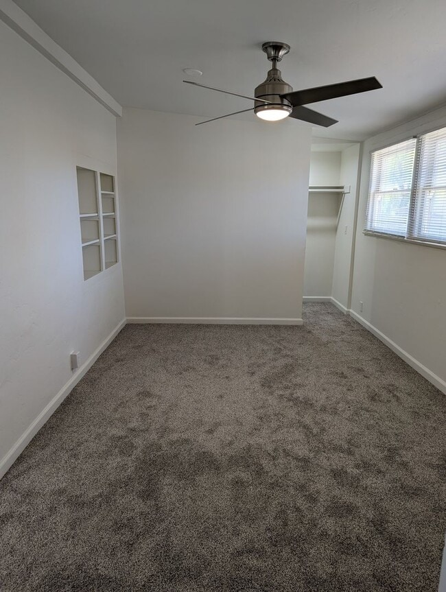 Building Photo - 2221 Suncrest Blvd