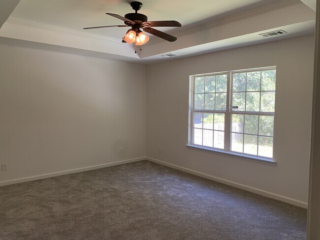 Building Photo - 1540 Bradley Blvd