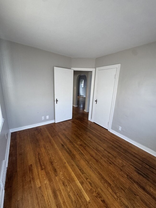 Building Photo - Welcome to this charming 2-bedroom, 1-bathroom home located in Dayton, OH*
