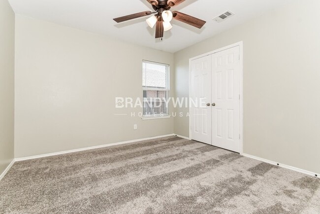 Building Photo - 411 Silver Leaf Dr