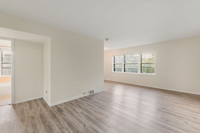 Building Photo - 4204 N Olsen Ave